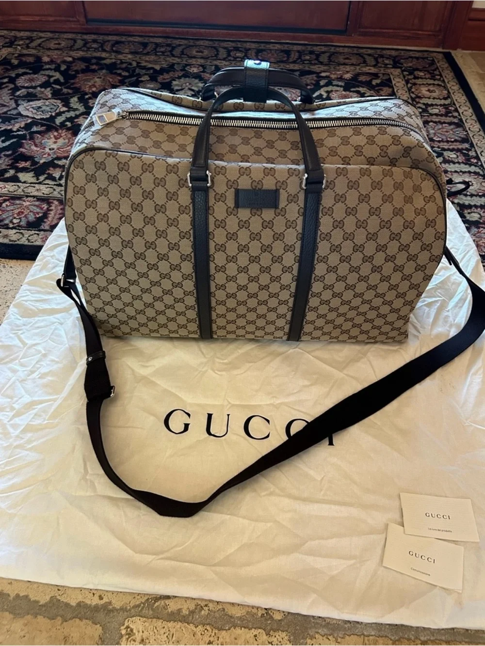 Unisex Gucci Beige GG Supreme Canvas Weekender with Dark Brown Trim made Italy